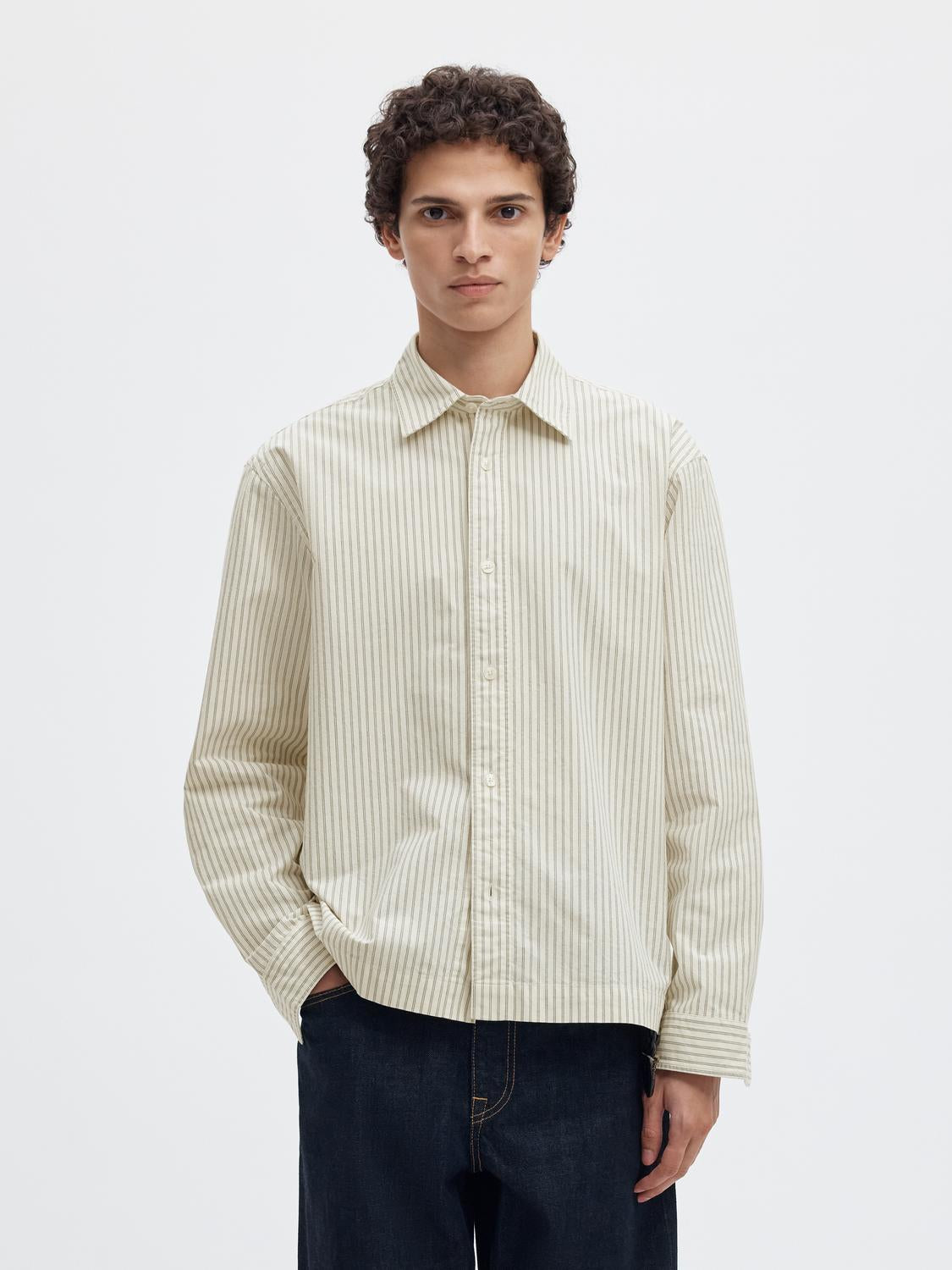 model_shot-front